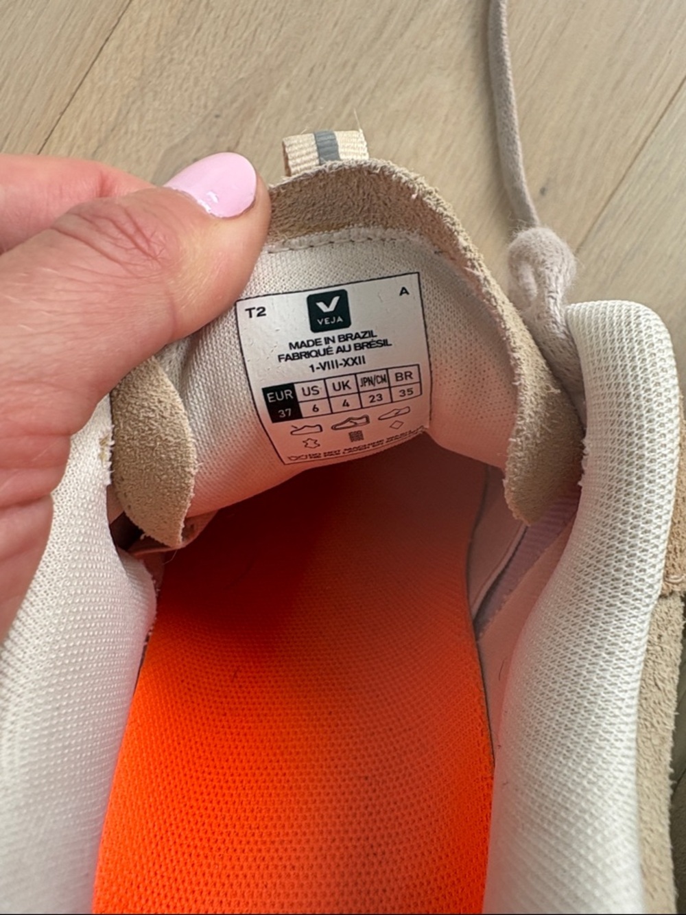 Veja Women’s Venturi VC Sneaker size 37 - Picture 2 of 4